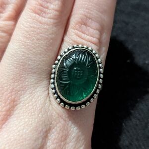 Silver Plated Green Carved Onyx Gemstone Oval Statement Ring - Size 9.75